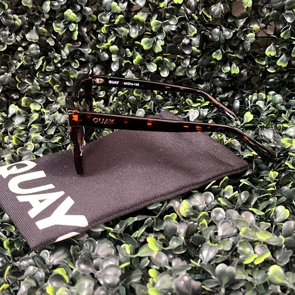 Quay Australia Level Up - Tortoise/Smoke Taupe Polarized Sunglasses - Picture 3 of 5